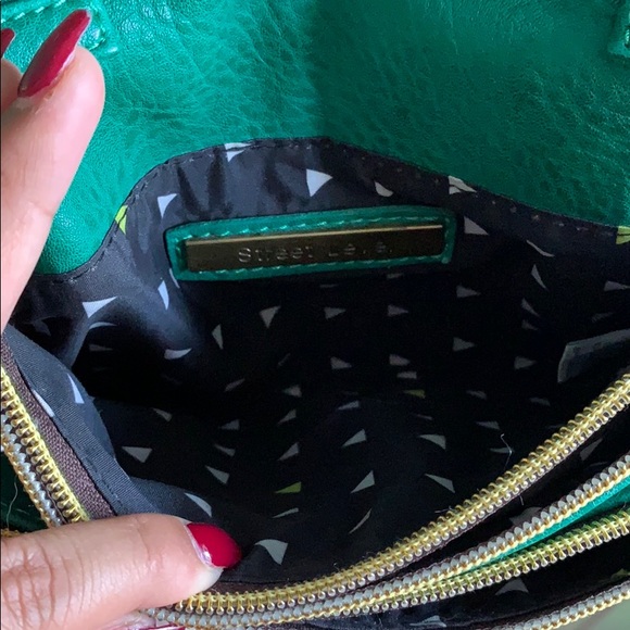 Green-Gold Purse - Picture 5 of 7